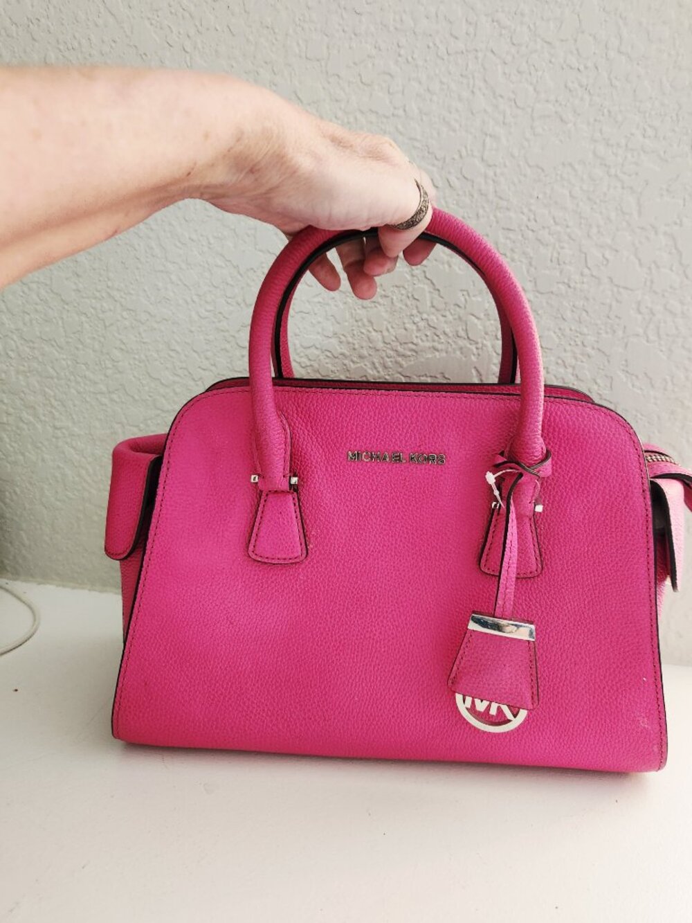 Like New Michael Kors Rasberry Pink Shoulder/Crossbody Bag Purse - Picture 2 of 16